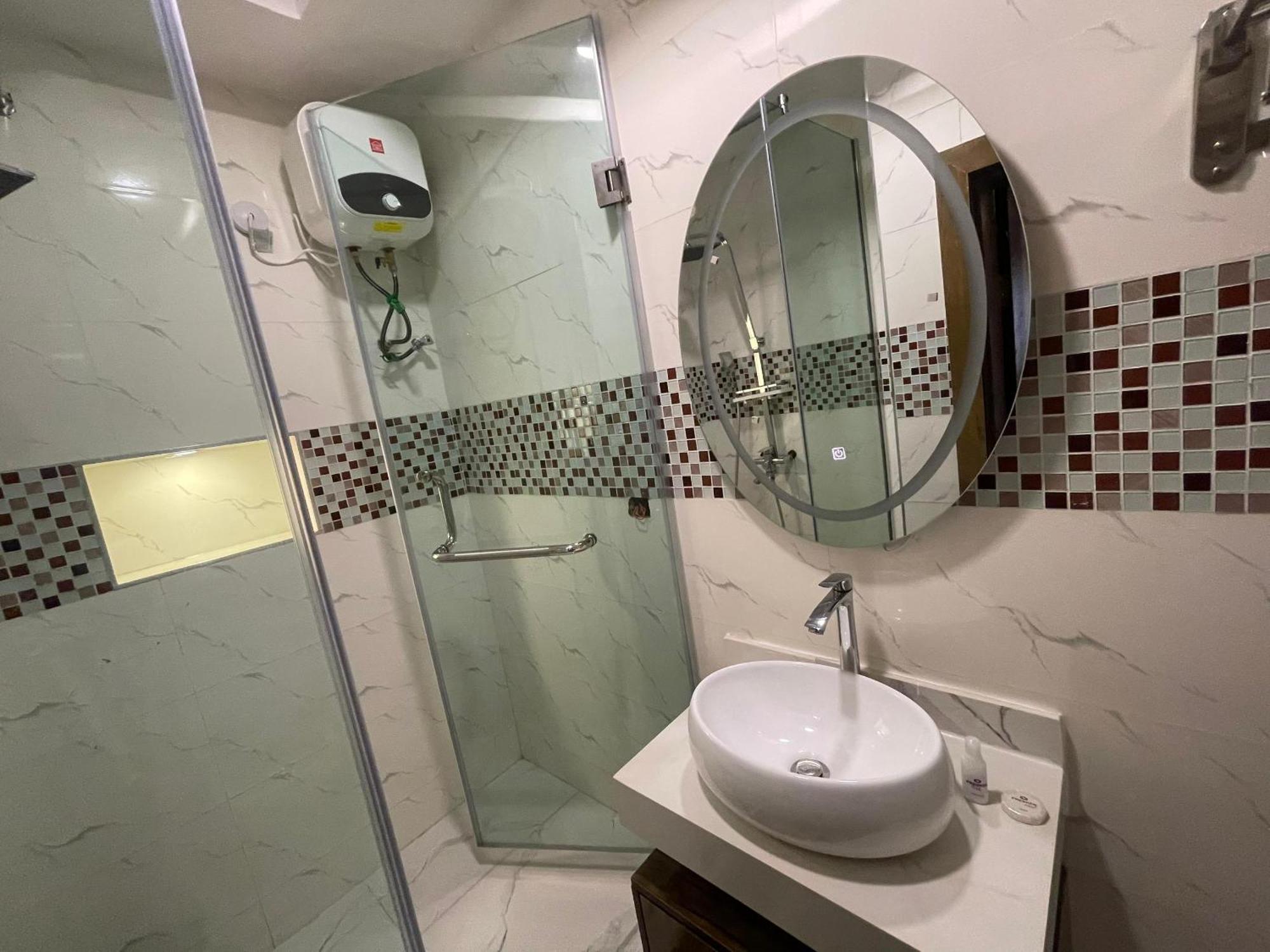Presken Hotel Ikeja Esterno foto